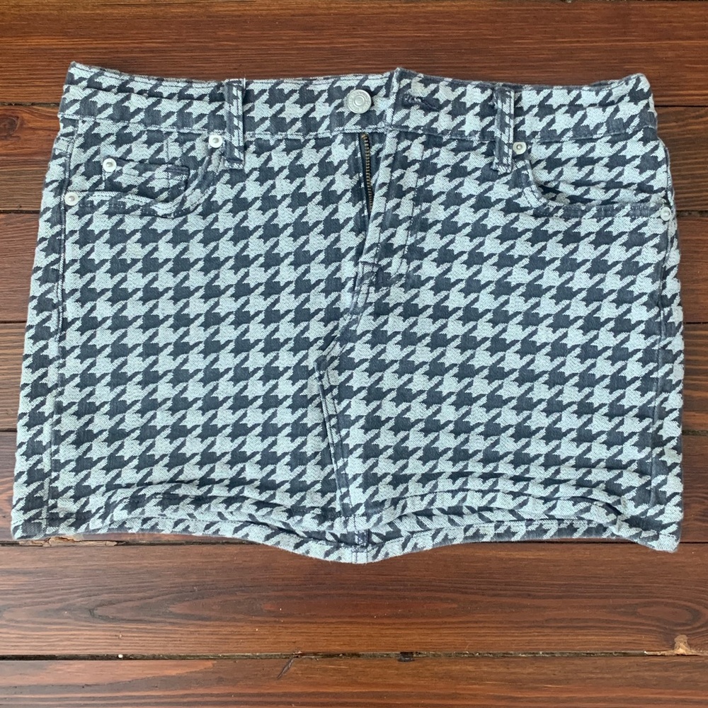 Vintage 7 for All Mankind gray and black houndstooth mini skirt size 30